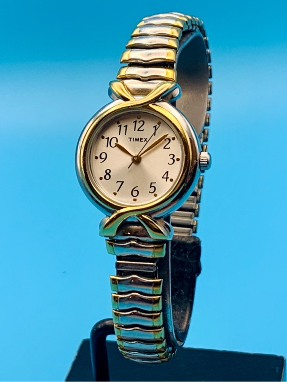 TIMEX Women’s 2017 Stretch Bracelet Quartz Wristwatch Two Tone Works New Battery